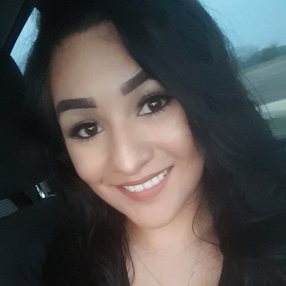 Meet your Posher, Yvette - Picture 1 of 1